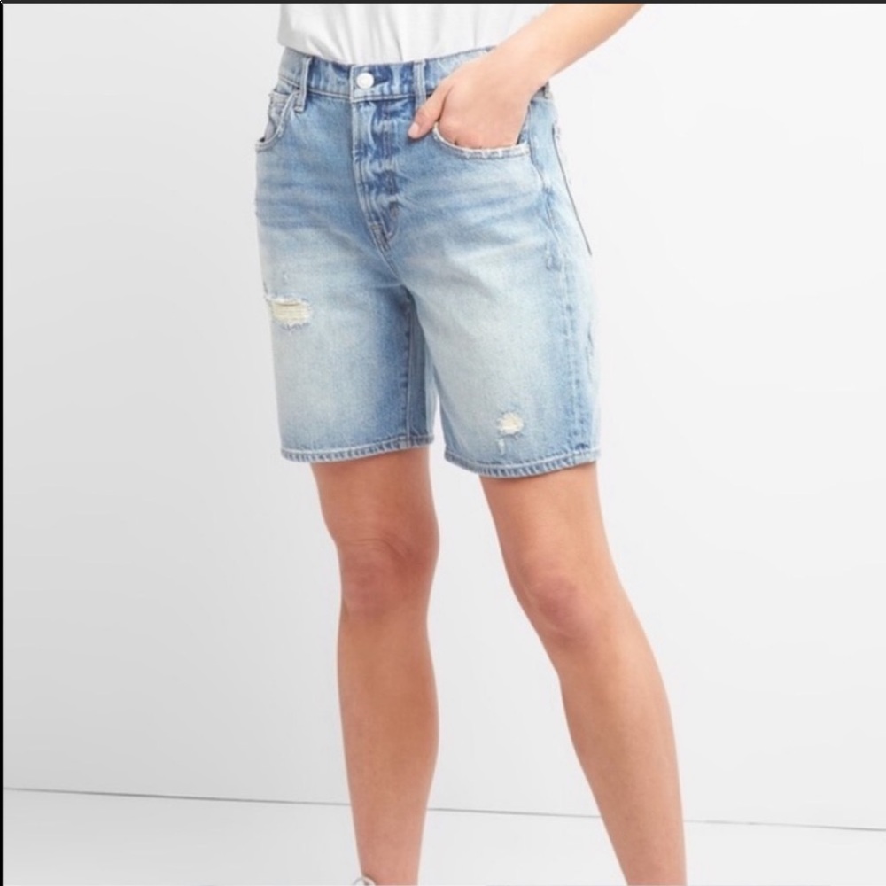 ❌SOLD❌Gap High Rise 7” Denim Shorts - Picture 1 of 7
